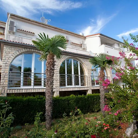 Pensionat Pansion Burin 3*