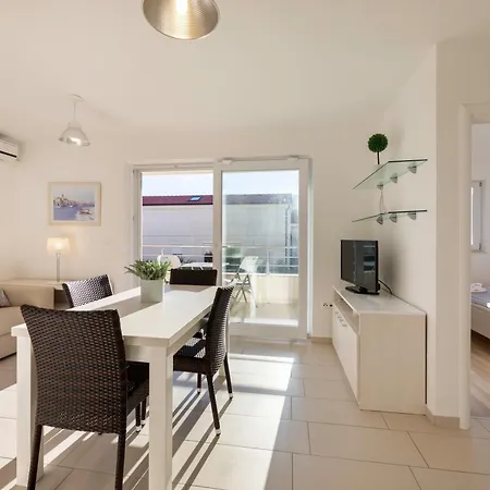 Pansion Burin 3* Башка