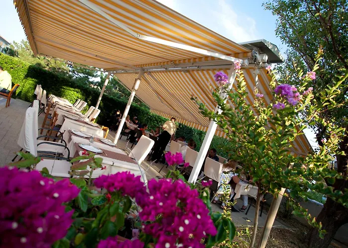 Πανσιόν Pansion Burin 3*