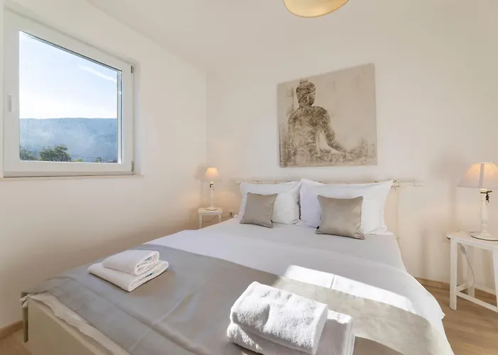 Gæstehus Pansion Burin 3*