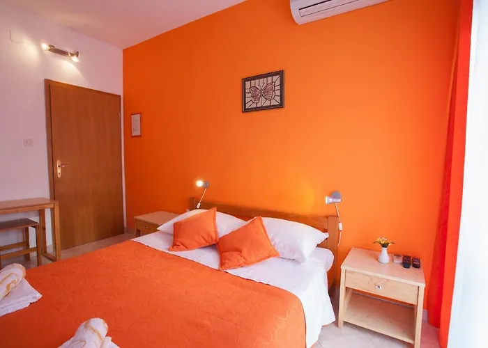 Pansion Burin Gæstehus 3*